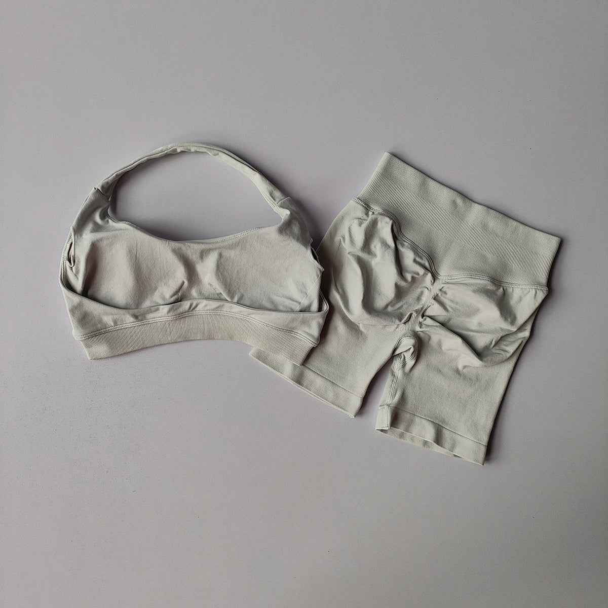 Women’s 2-Piece Seamless Yoga Set - yourelevatedwellness
