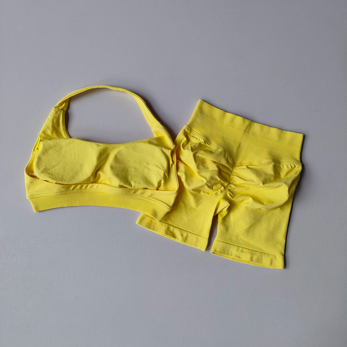 Women’s 2-Piece Seamless Yoga Set - yourelevatedwellness